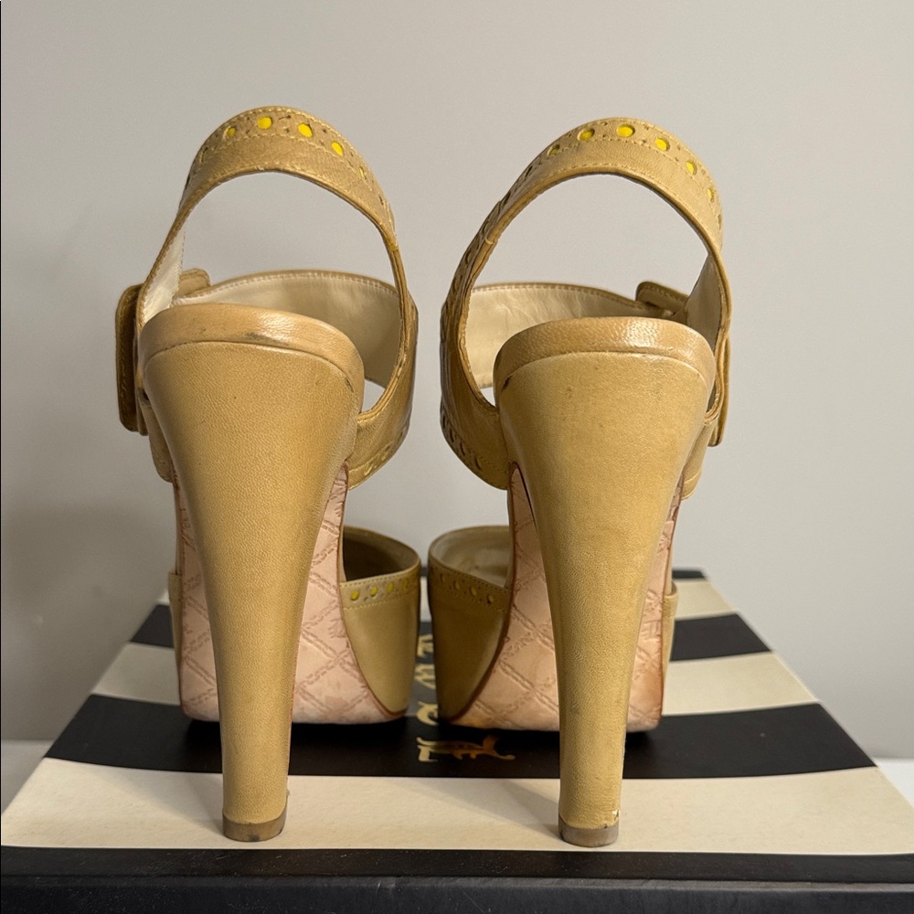 L.A.M.B. Tan and Yellow Studded Leather Platform Heels. 6.5 in original box - Picture 4 of 14